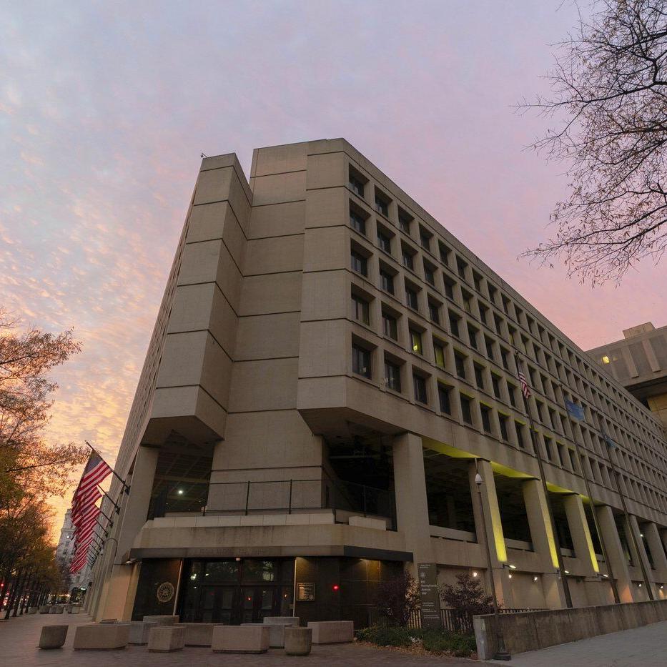 FBI agents sue over Justice Dept. effort to ID employees involved in Trump-related investigations